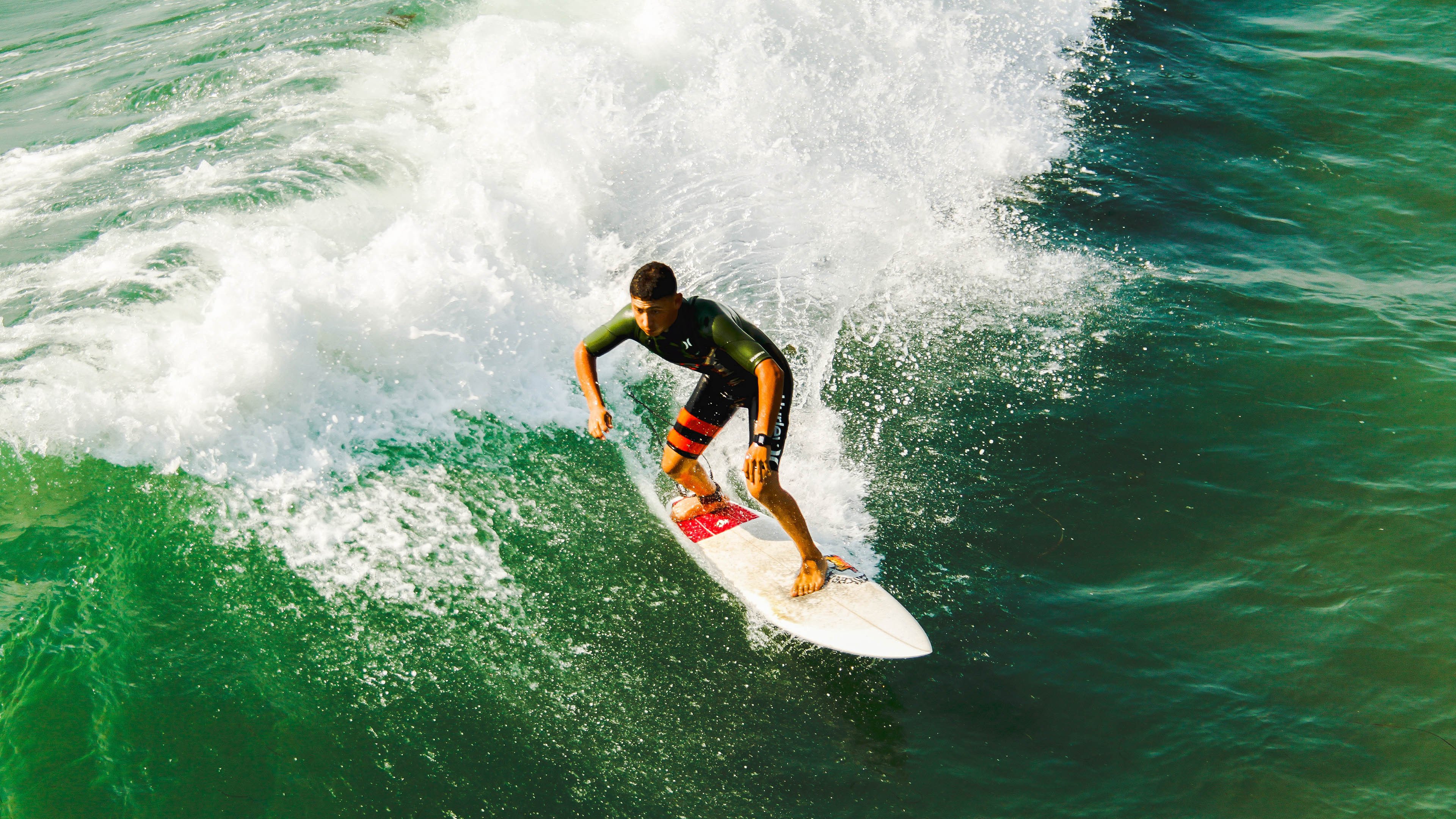 Ning连续十二场比赛得分超过晋级下一阶段，加拿大队不断突破！观众掌声雷动